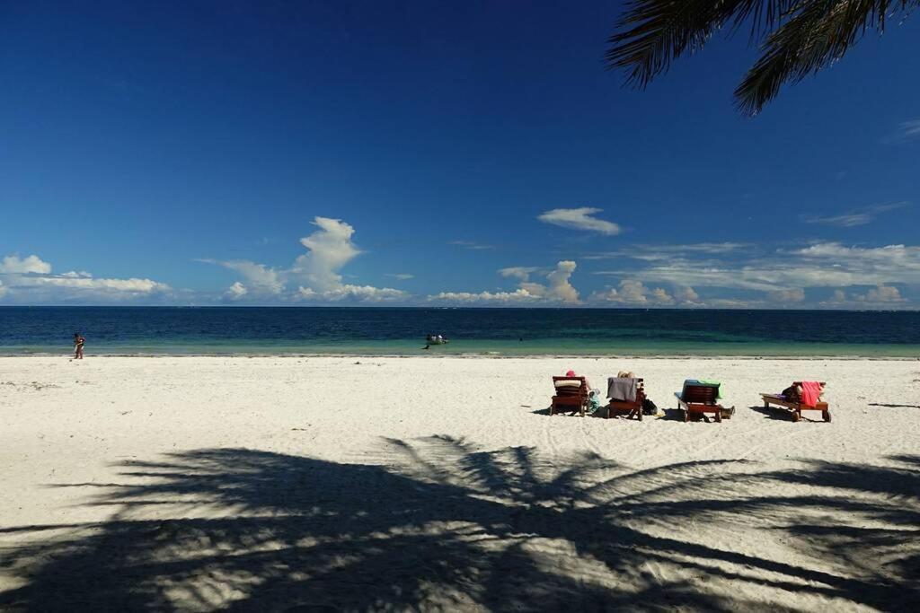 Cowrie Beach Haven Studio Lägenhet Mombasa Exteriör bild