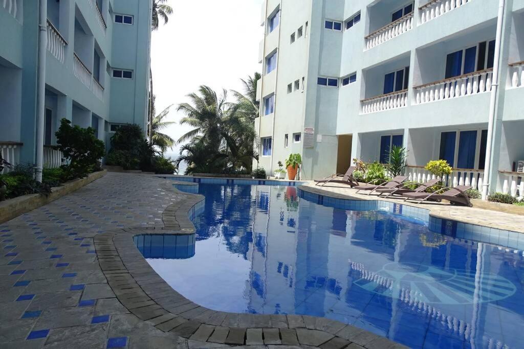 Cowrie Beach Haven Studio Lägenhet Mombasa Exteriör bild