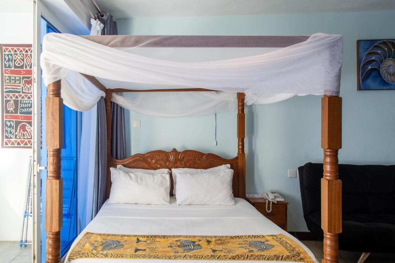 Cowrie Beach Haven Studio Lägenhet Mombasa Exteriör bild